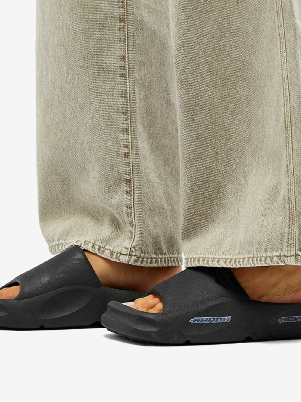 Heron Preston slides